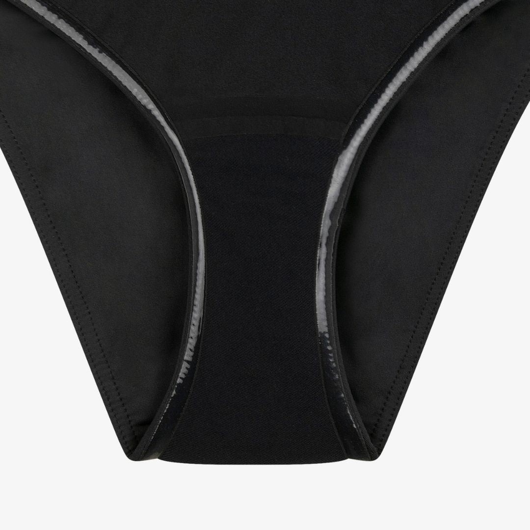 zoom jointure en silicone anti fuite à l'entrejambe