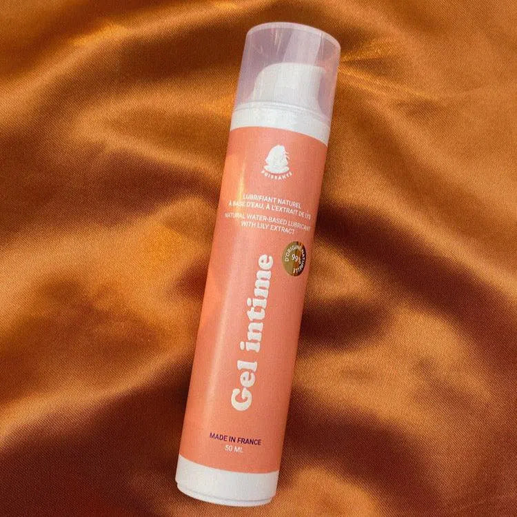 Gel intime lubrifiant naturel de Puissante à base d'eau sur un drap contre sécheresse vaginale