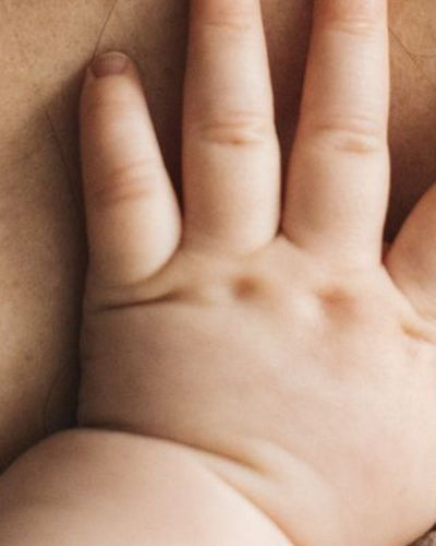 J’ai des douleurs lors de l’allaitement : causes et solutions