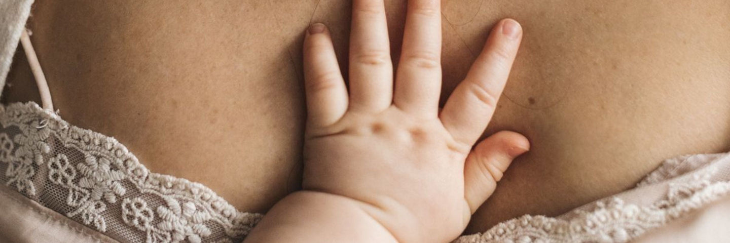 J’ai des douleurs lors de l’allaitement : causes et solutions