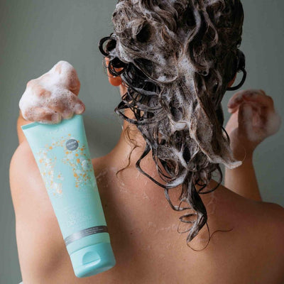 Omum - shampoing naturel sans sulfate forumlé pour fortifier et hydrater les cheveux