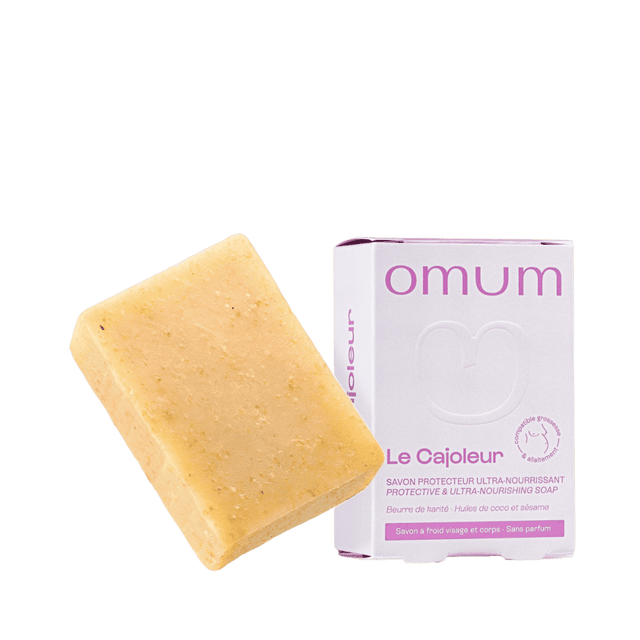 Le savon surgras d'Omum permet de nettoye, d'hydrater et de protéger la peau tout en douceur