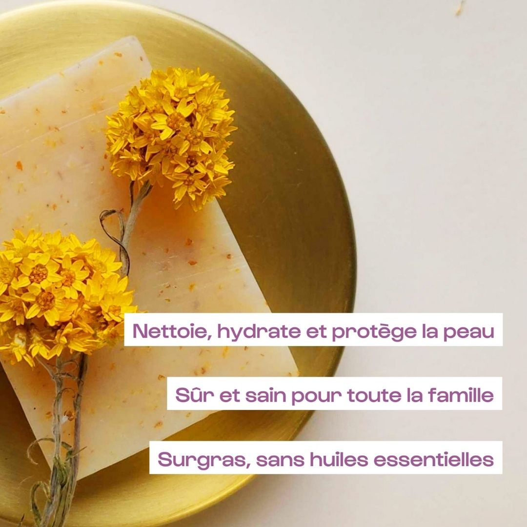 Le savon surgras d'Omum permet de nettoye, d'hydrater et de protéger la peau tout en douceur