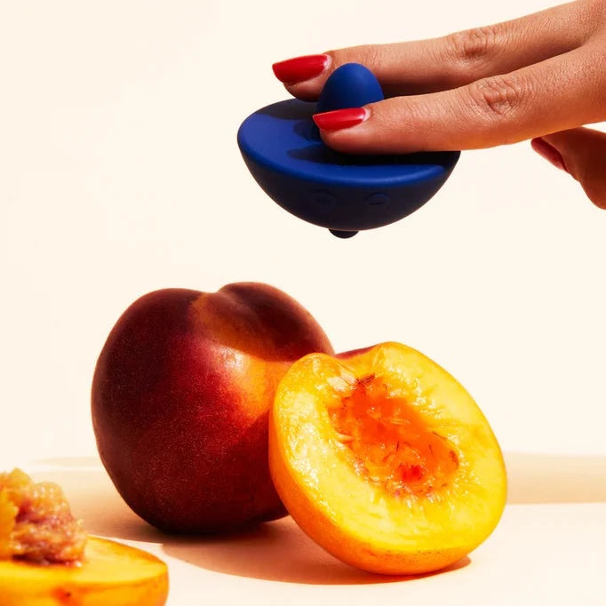 Powerful spinning top: mini silicone vibrator | Gapianne Powerful spinning top: mini silicone vibrator | Gapianne
